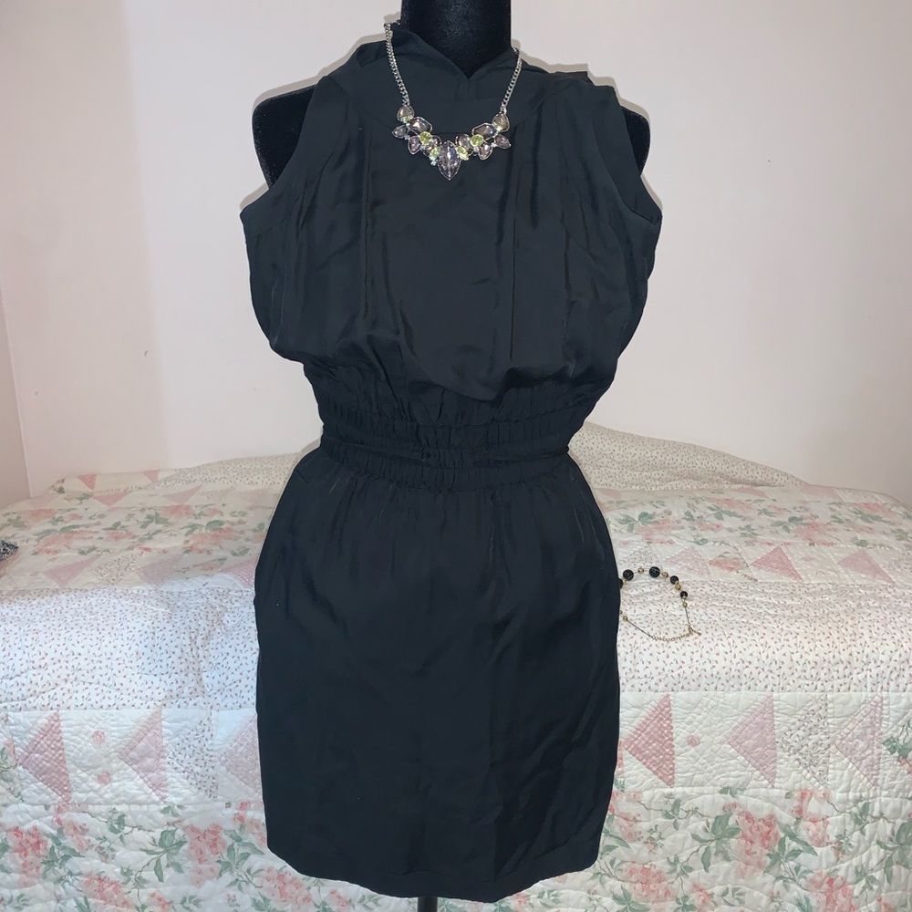 Dress - Picture 2 of 5